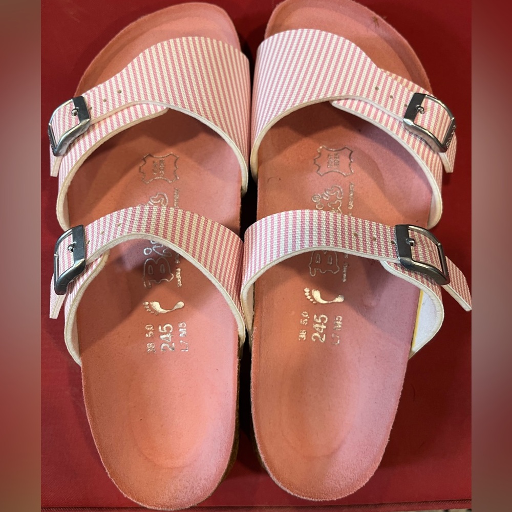 NWOT birkis sandals